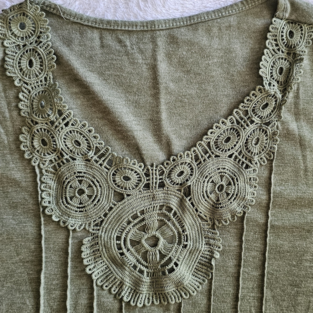 Olive Lace Accent Short Sleeve Top - Picture 3 of 3